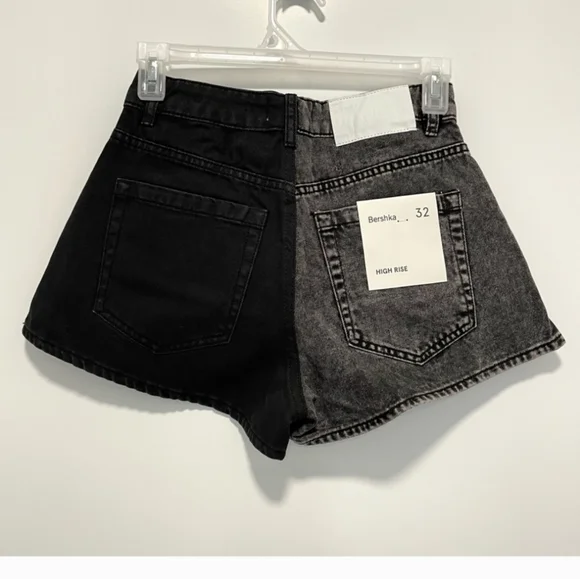 🆕️ Brand new Womens Bershka Two tone denim shorts - Picture 2 of 3